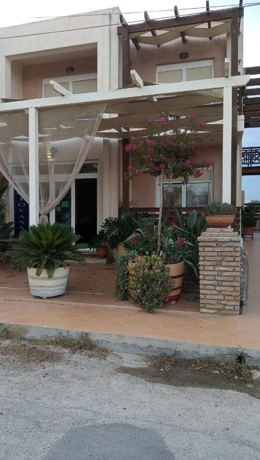 Giovanni Mare Kourouta Exterior photo